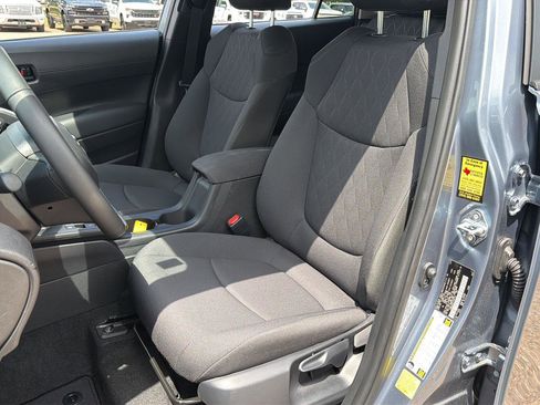 Used 2026 Toyota Corolla Cross LE w/ Moonroof Package image 12