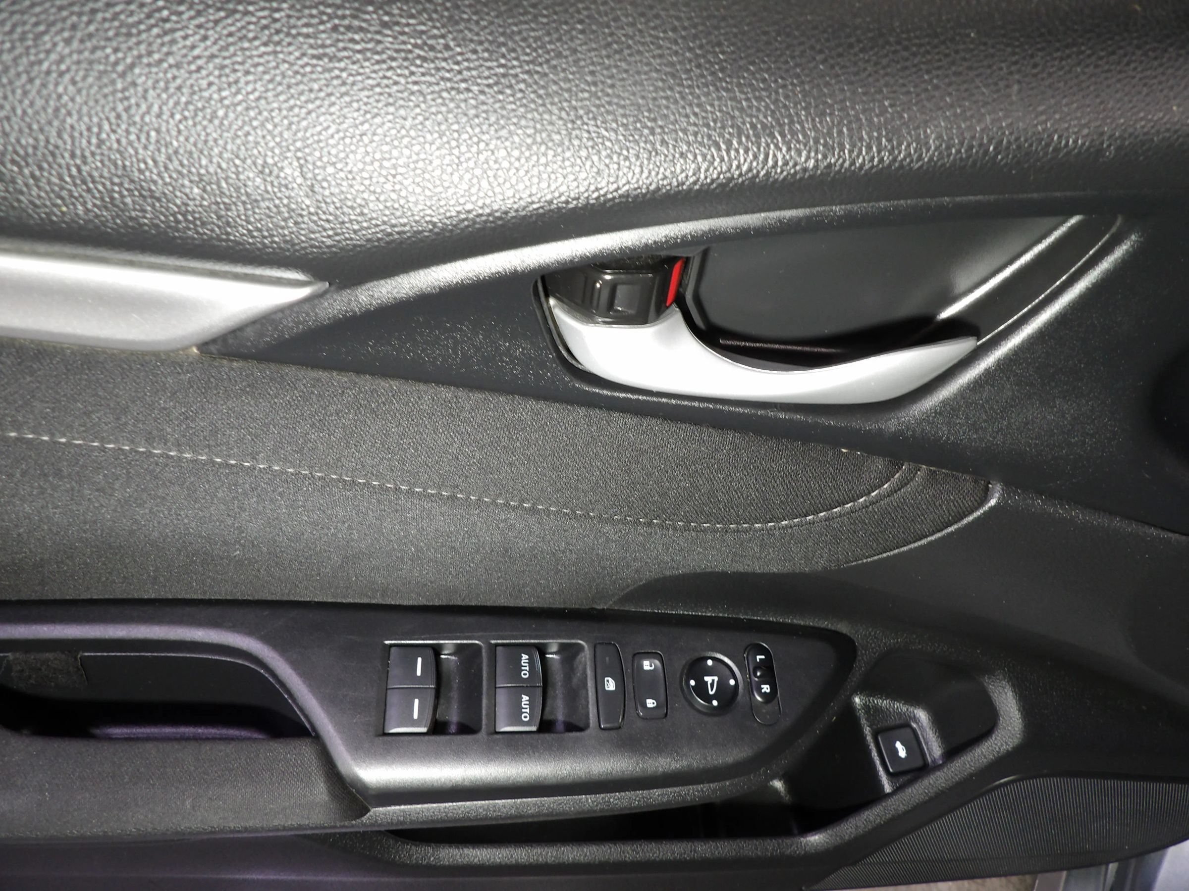 Used 2021 Honda Civic EX image 8