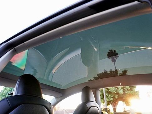 Used 2023 Tesla Model Y Long Range image 18