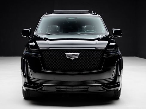 Used 2024 Cadillac Escalade ESV Sport Platinum w/ LPO, ONYX Package AWD/4WD image 7