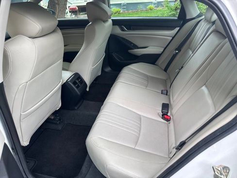 Used 2019 Honda Accord Touring image 34
