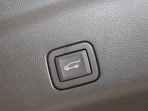 Used 2023 Cadillac Escalade Premium Luxury image 56