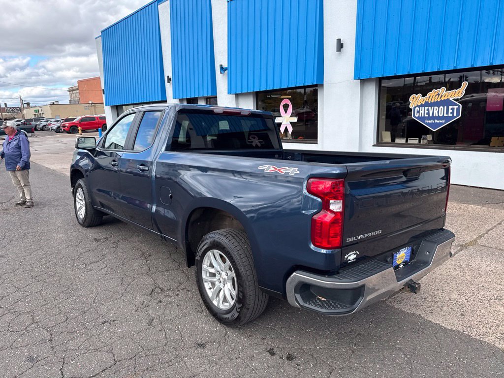 Used 2021 Chevrolet Silverado 1500 LT AWD/4WD image 15