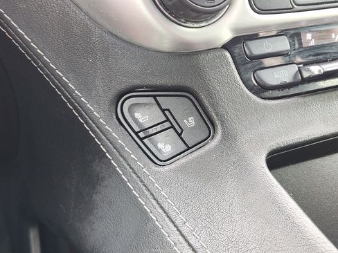 Used 2018 GMC Yukon XL SLT w/ Premium Edition image 21