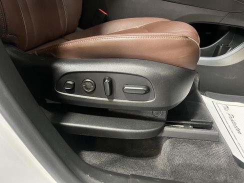 Used 2020 Buick Enclave Avenir w/ Avenir Technology Package AWD/4WD image 22