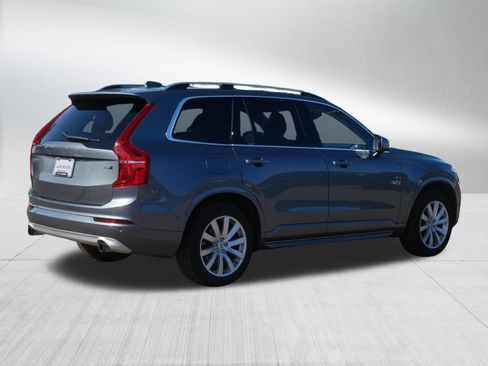 Used 2018 Volvo XC90 T5 Momentum w/ Convenience Package image 5