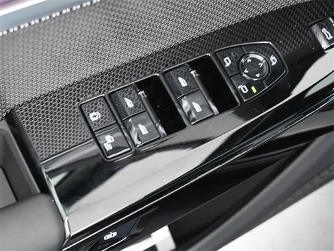 New 2026 BMW 750e xDrive w/ Premium Package image 13