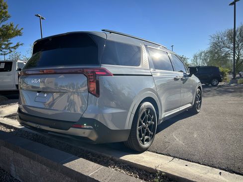 Certified 2025 Kia Carnival SX Prestige image 3