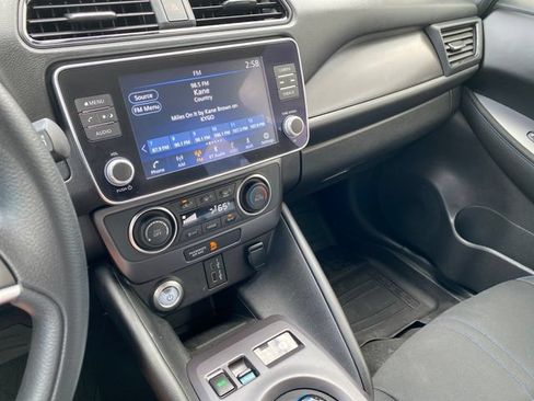 Used 2025 Nissan Leaf S FWD image 18