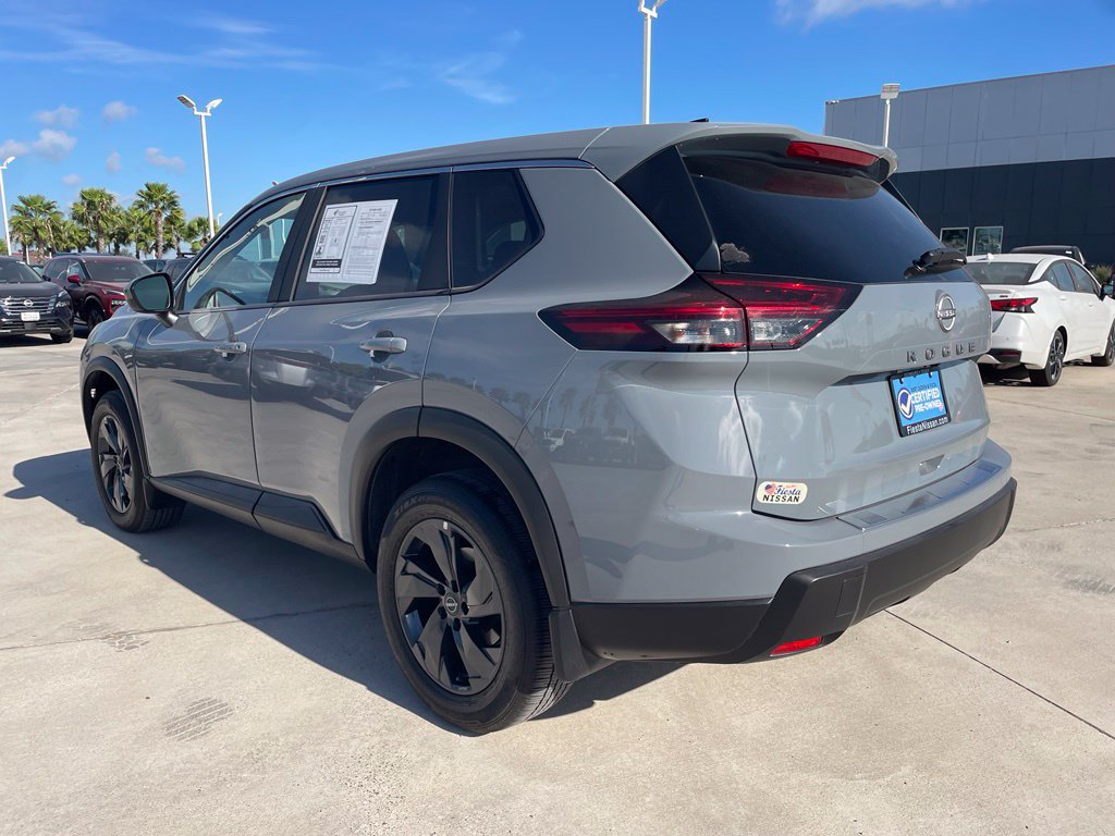 Certified 2026 Nissan Rogue SV FWD image 6