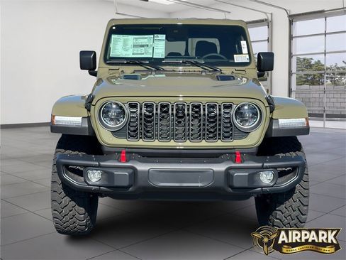 New 2025 Jeep Gladiator Rubicon image 5
