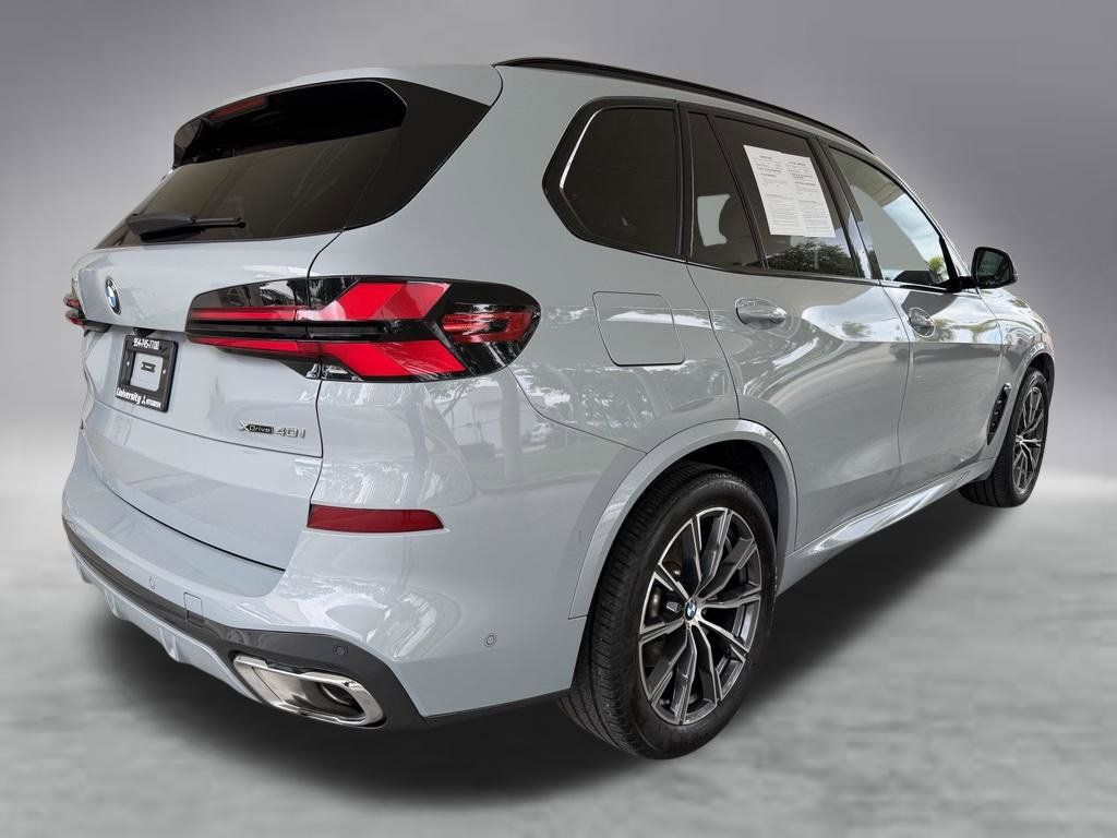 Used 2025 BMW X5 xDrive40i w/ M Sport Package AWD/4WD image 3