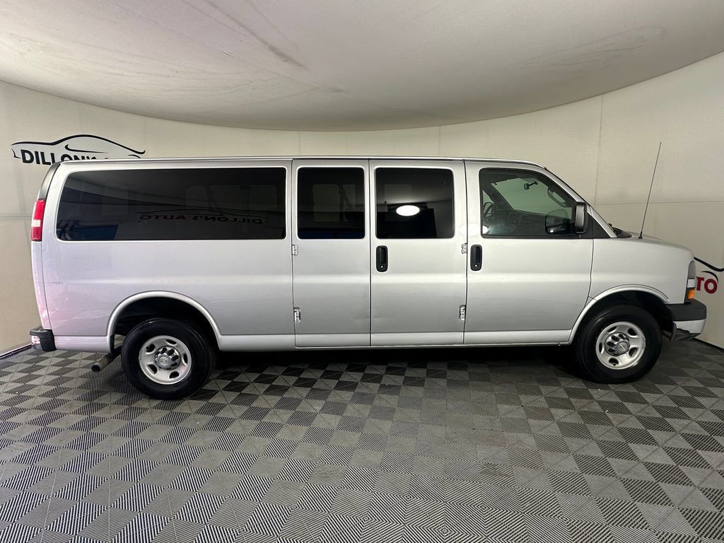 Used 2016 Chevrolet Express 3500 LT w/ LT Preferred Equipment Group RWD image 7