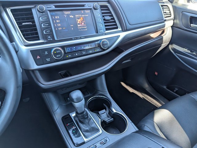 Used 2018 Toyota Highlander Limited AWD/4WD image 25