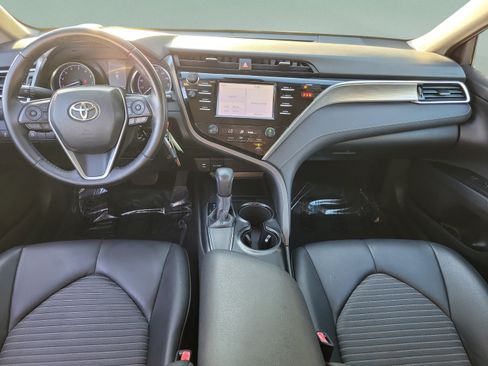 Used 2018 Toyota Camry SE FWD image 8
