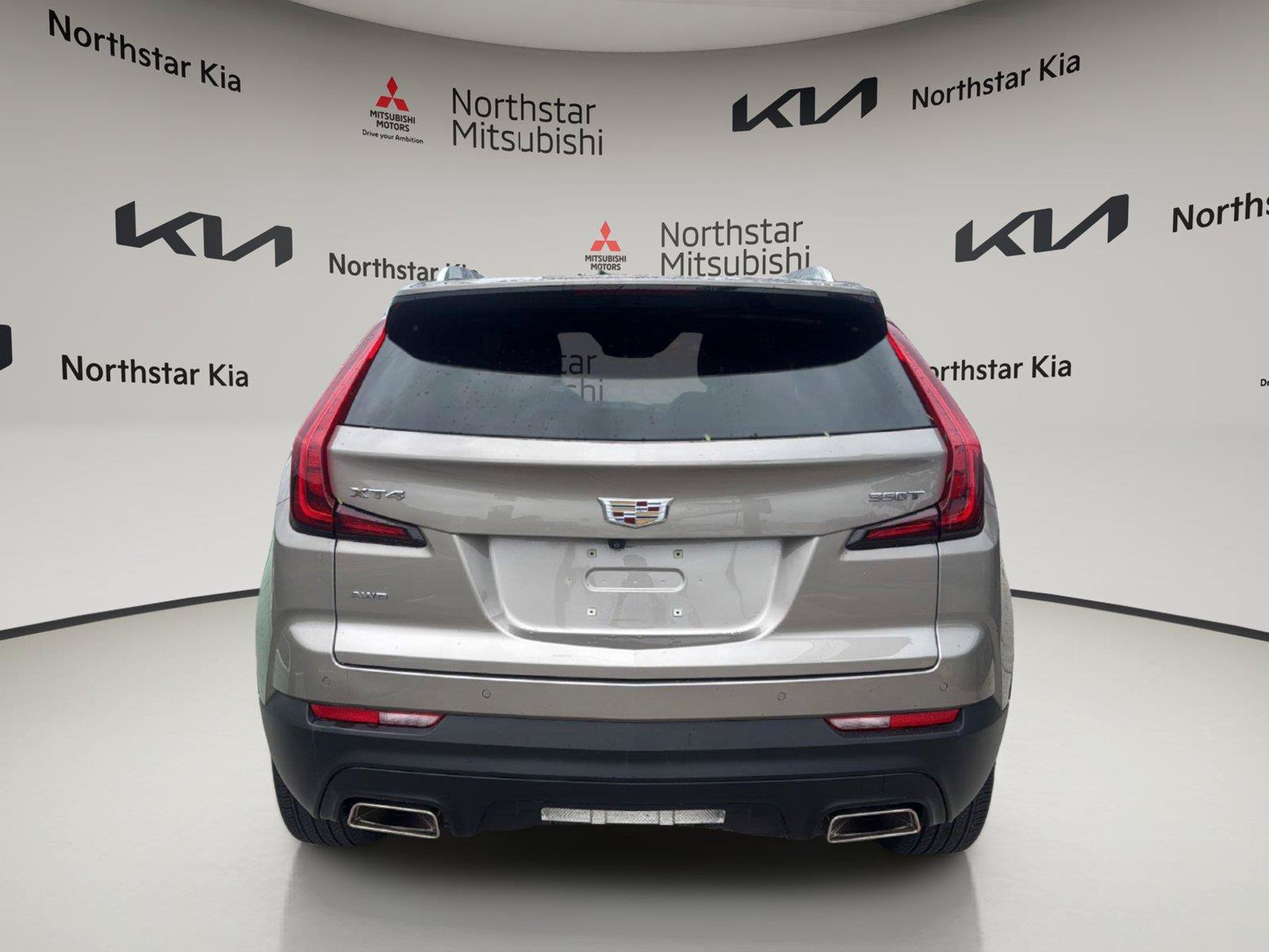 Used 2022 Cadillac XT4 Luxury w/ Cold Weather Package AWD/4WD image 5