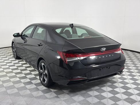 Used 2023 Hyundai Elantra SEL w/ Convenience Package FWD image 7