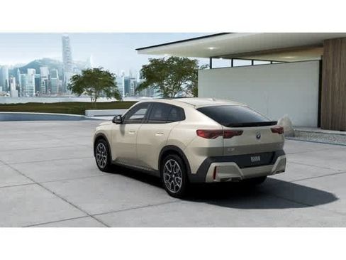 New 2026 BMW X2 xDrive28i w/ Technology Package image 2