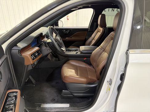 Used 2023 Lincoln Aviator Reserve w/ Elements Package Plus image 11
