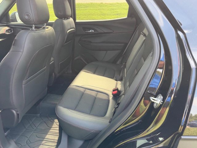 Used 2021 Chevrolet TrailBlazer RS w/ Sun and Liftgate Package AWD/4WD image 8