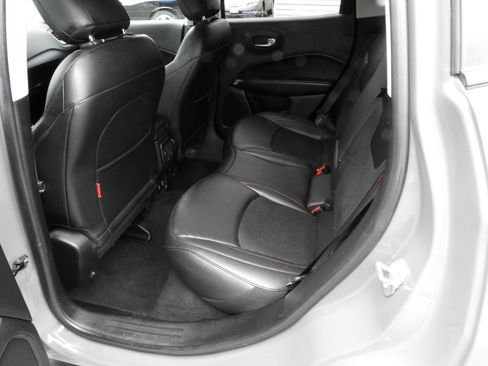 Used 2021 Jeep Compass Trailhawk AWD/4WD image 8