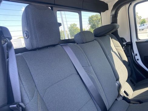 New 2025 Jeep Gladiator Willys image 31