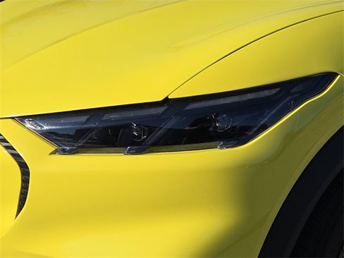 Certified 2025 Ford Mustang Mach-E Select w/ Comfort Package Lite image 4