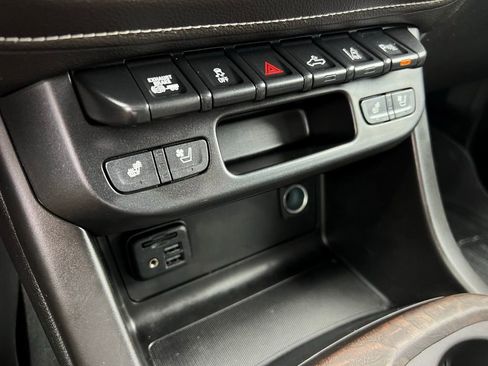 Used 2021 GMC Canyon Denali image 50