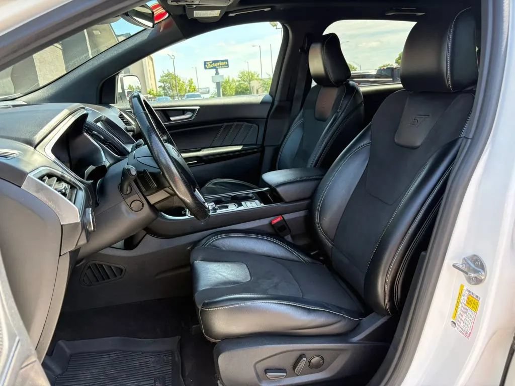 Used 2020 Ford Edge ST w/ Equipment Group 401A AWD/4WD image 25