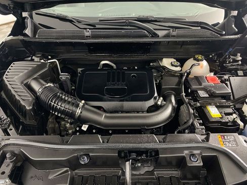 Used 2023 GMC Acadia SLE w/ Driver Convenience Package image 24