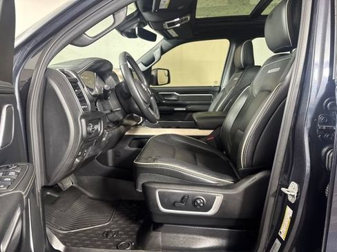 Used 2019 RAM 1500 Laramie AWD/4WD image 11