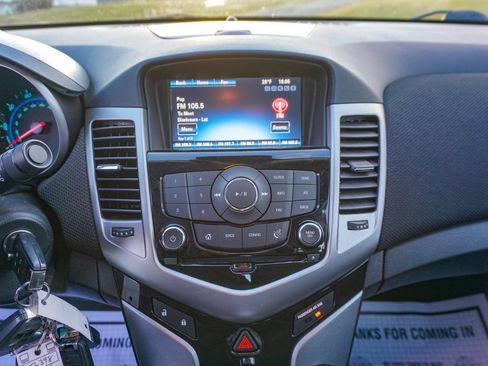 Used 2013 Chevrolet Cruze LT image 13