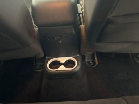 Used 2017 Jeep Wrangler Unlimited Sahara image 24