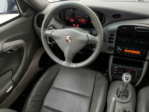 Used 2001 Porsche 911 Carrera RWD image 48