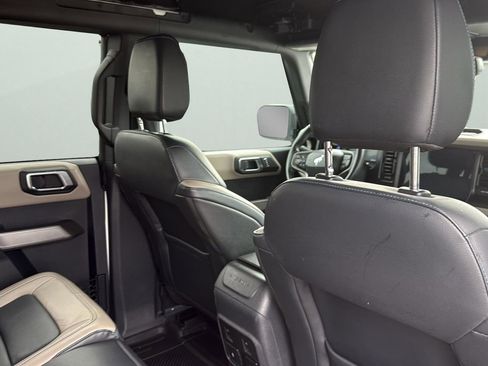 Used 2022 Ford Bronco Wildtrak image 29