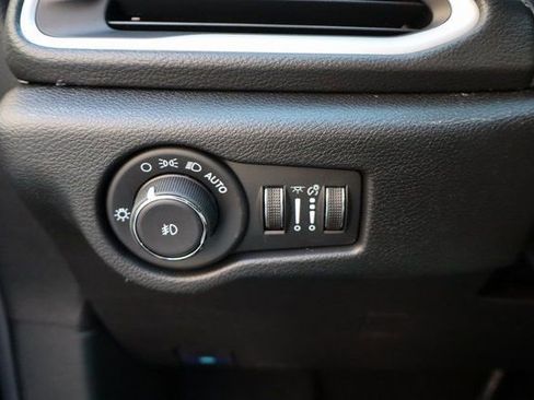 New 2026 Chrysler Pacifica Select w/ S Appearance Package image 12