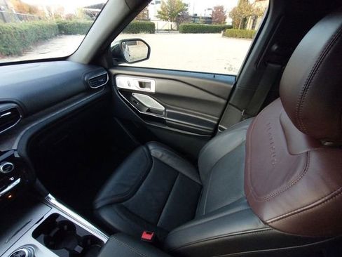 Used 2021 Ford Explorer Platinum w/ Equipment Group 601A image 50