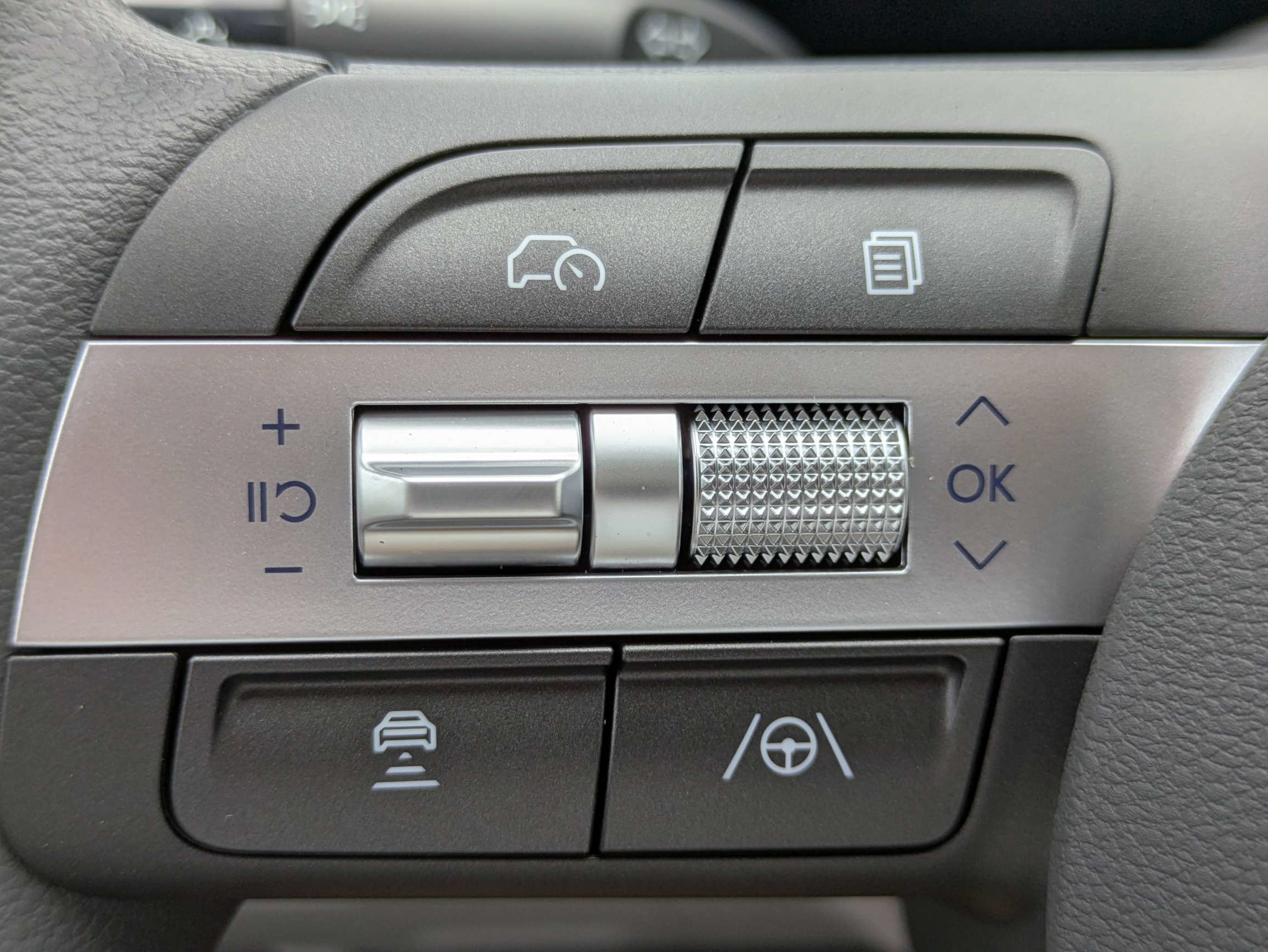 New 2027 Hyundai Kona SE FWD image 23