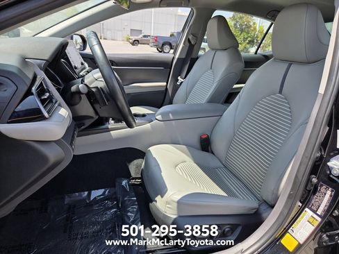 Used 2024 Toyota Camry SE FWD image 9