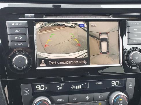 Used 2018 Nissan Rogue SV w/ Premium Package image 27