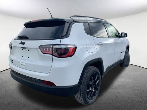 Used 2023 Jeep Compass Altitude image 14