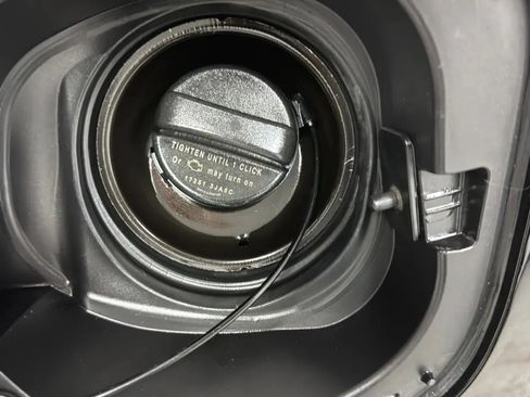 Used 2020 Nissan Altima 2.5 S FWD image 29