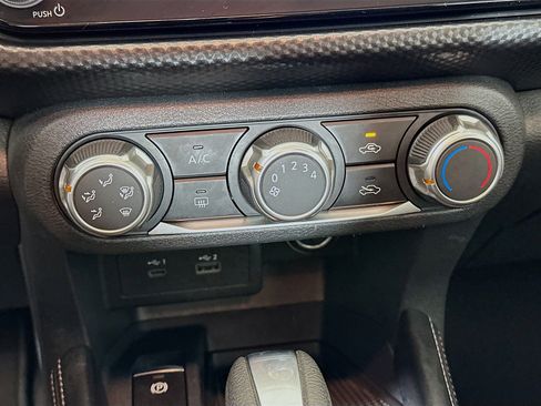 Used 2024 Nissan Kicks SV image 22