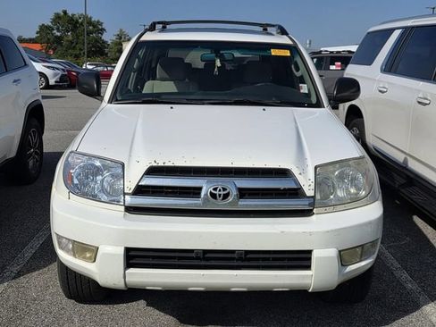 Used 2005 Toyota 4Runner SR5 RWD image 2