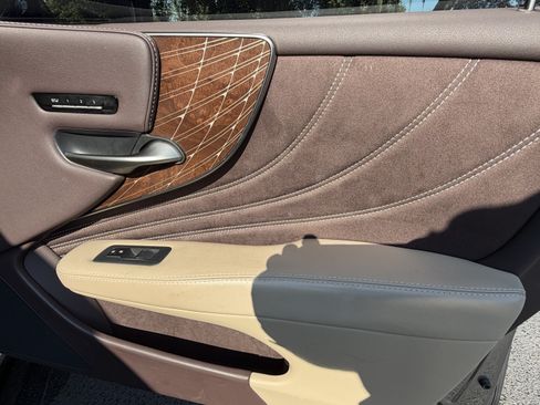 Used 2019 Lexus LS 500 w/ Interior Upgrade Package RWD image 43
