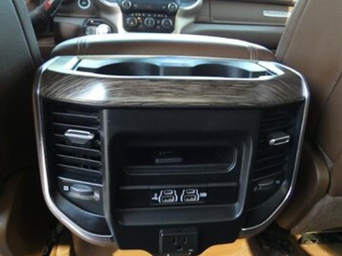Used 2019 RAM 1500 Laramie AWD/4WD image 47