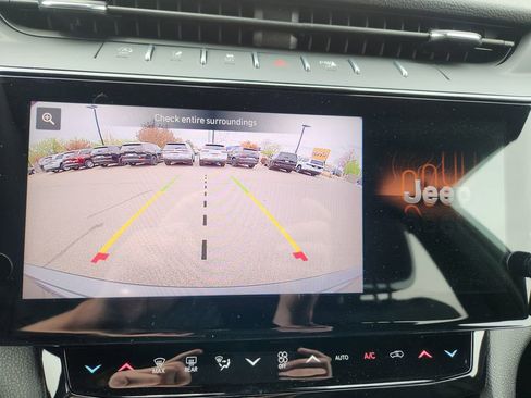 New 2026 Jeep Grand Cherokee Altitude AWD/4WD image 18