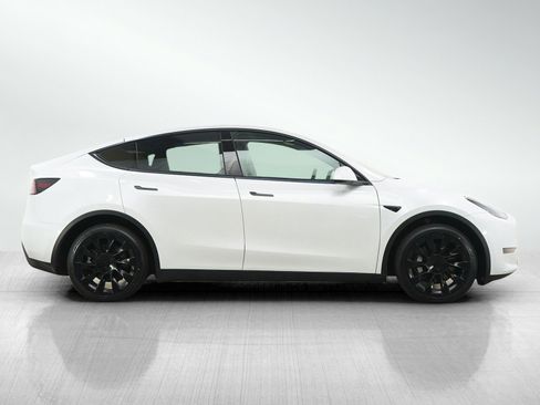 Used 2023 Tesla Model Y Long Range AWD/4WD image 6