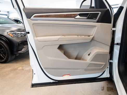 Used 2018 Volkswagen Atlas SEL Premium AWD/4WD image 18