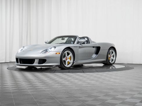 Used 2005 Porsche Carrera GT RWD image 44